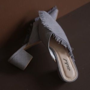 ITTAHERL Dresden Block Heel Mule